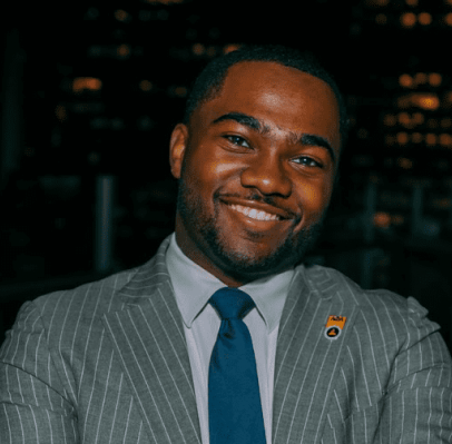 riley jones headshot